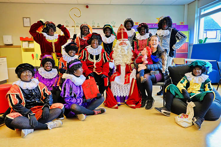 Aankomst van de Sint en zijn Zwarte Pieten in Waarder_089